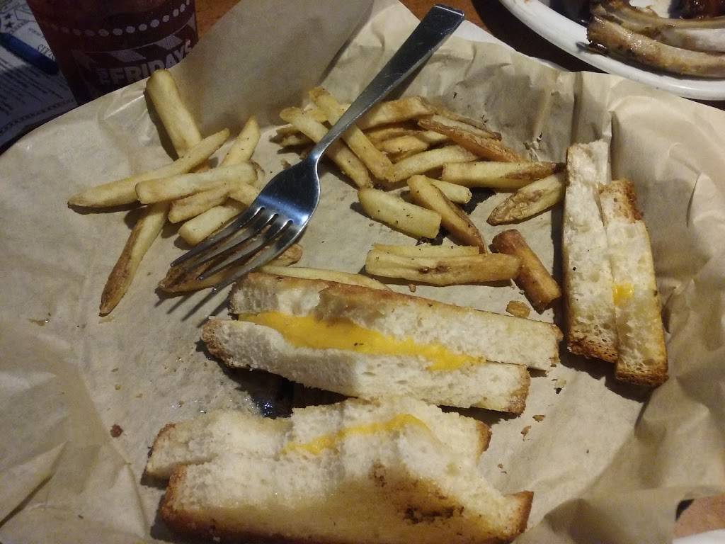 TGI Fridays | restaurant | 1780 E Gun Hill Rd, Bronx, NY 10469, USA | 7186717920 OR +1 718-671-7920