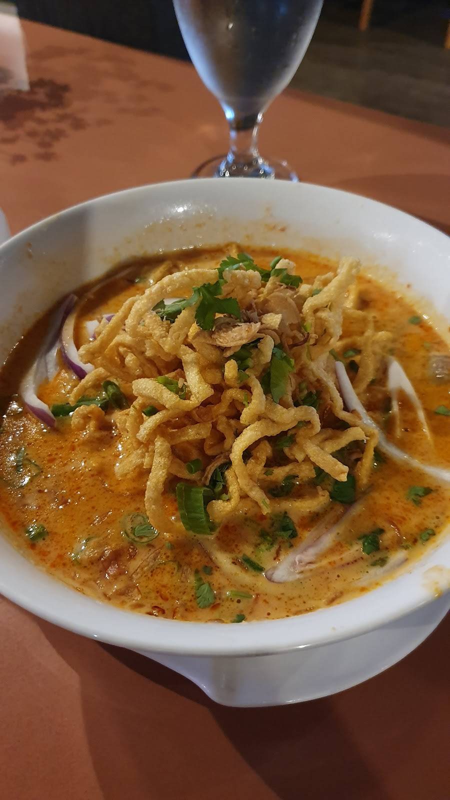 White Coconut Thai Restaurant | restaurant | 211 Middlesex Turnpike, Burlington, MA 01803, USA | 7813651436 OR +1 781-365-1436