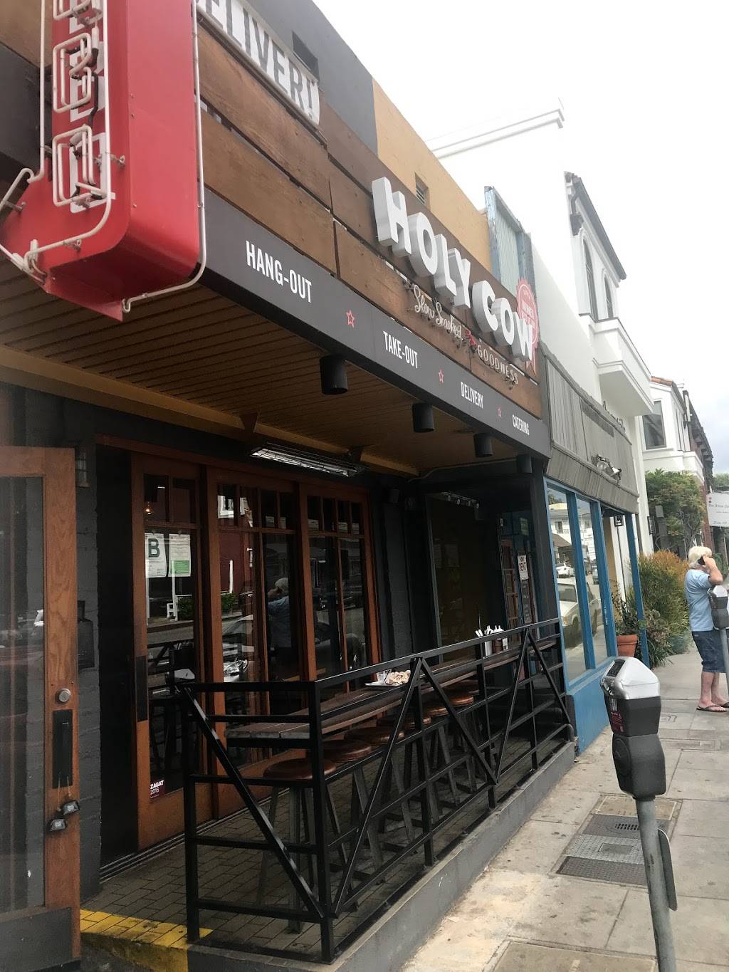Holy Cow BBQ | restaurant | 264 26th St, Santa Monica, CA 90402, USA | 3108836269 OR +1 310-883-6269