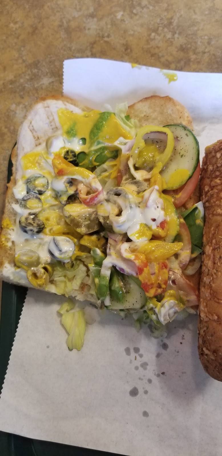 Subway | meal takeaway | 562 Kipling Ave Unit 3, Etobicoke, ON M8Z 5E8, Canada | 4169150556 OR +1 416-915-0556