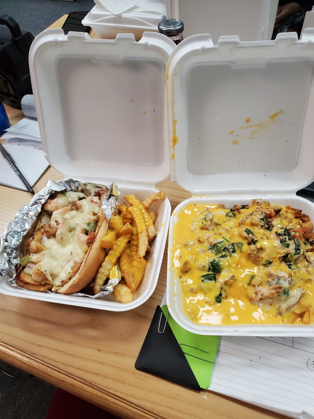 Nephews Grille | restaurant | 5753 Page Blvd, St. Louis, MO 63112, USA | 3148333738 OR +1 314-833-3738