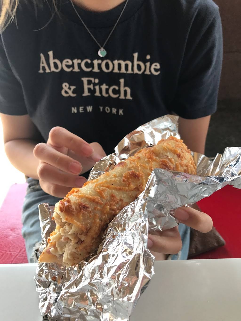 Costco Food Court | meal takeaway | 14501 Hindry Ave, Hawthorne, CA 90250, USA | 3107270403 OR +1 310-727-0403