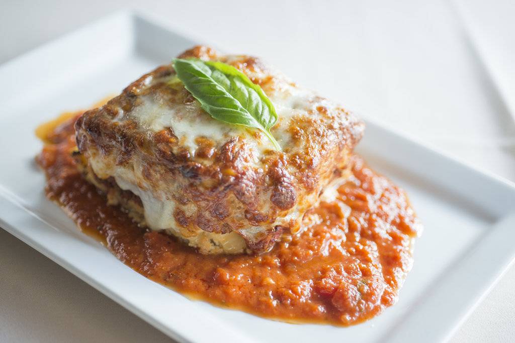 Basil Restaurant | restaurant | 43 Frairy St, Medfield, MA 02052, USA | 5083594400 OR +1 508-359-4400