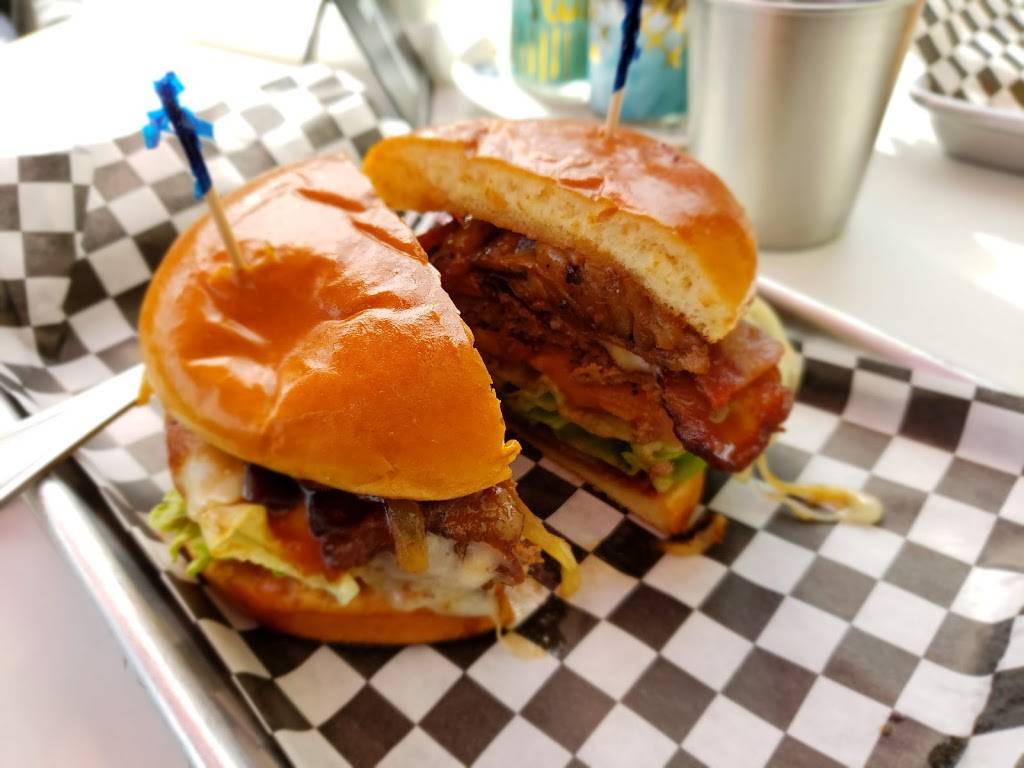Black Sheep Burger | restaurant | 11313 Mississippi Ave, Los Angeles, CA 90025, USA | 4243729210 OR +1 424-372-9210
