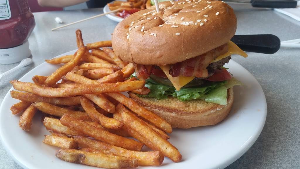 Dennys | restaurant | 2316 Southmore Blvd, Houston, TX 77004, USA | 7135268400 OR +1 713-526-8400