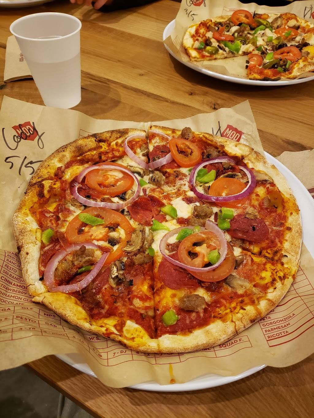 MOD Pizza | restaurant | 4938 Thompson Pkwy, Johnstown, CO 80534, USA | 9706673762 OR +1 970-667-3762