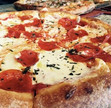 YoHoHo! Nitro Ice Cream & Tasty Grub | restaurant | 23 N Eustis St, Eustis, FL 32726, USA | 3523088262 OR +1 352-308-8262