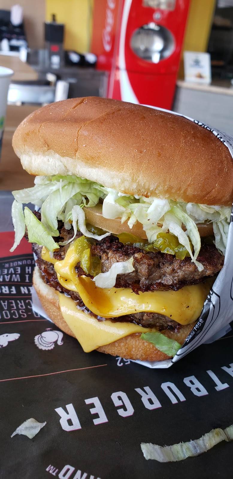 Fatburger & Buffalos | restaurant | 11984 Foothill Blvd, Sylmar, CA 91342, USA | 7472250335 OR +1 747-225-0335