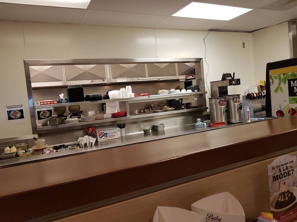 Huddle House | restaurant | 520 S State Rd 39, Lebanon, IN 46052, USA | 7654839759 OR +1 765-483-9759