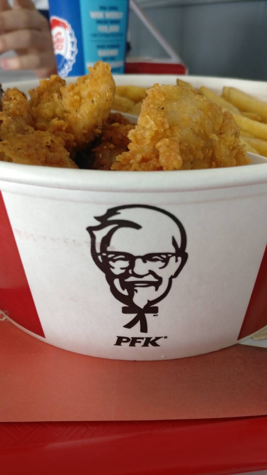 PFK | meal takeaway | 3309 Ch Ste-Foy, Québec, QC G1X 1S2, Canada | 4186561228 OR +1 418-656-1228