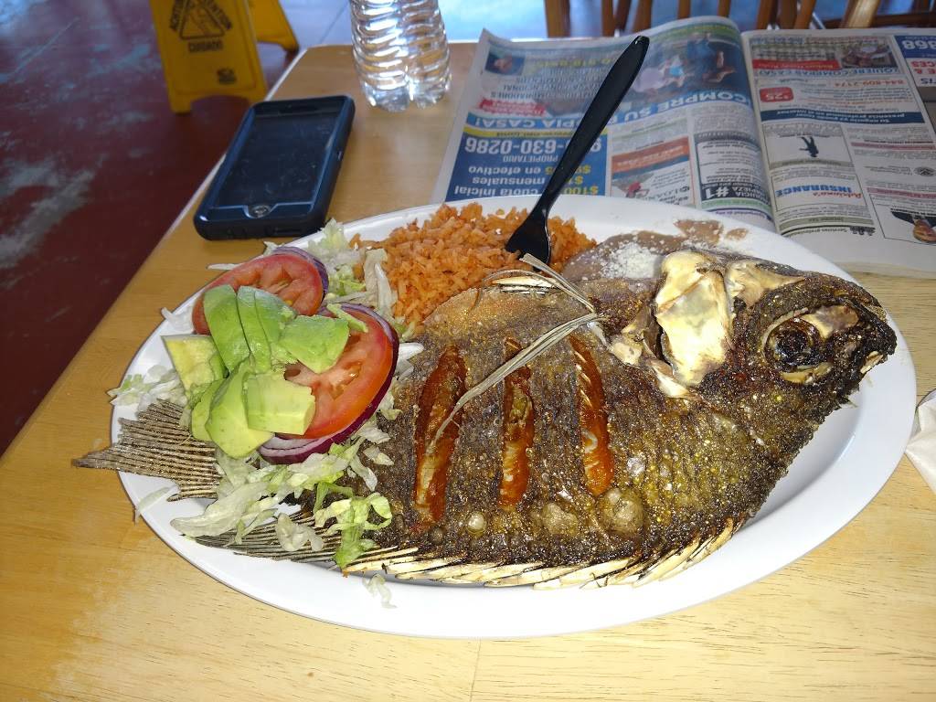 Colimas Mexican Food | restaurant | 1850 Hacienda Dr, Vista, CA 92081, USA | 7609456585 OR +1 760-945-6585