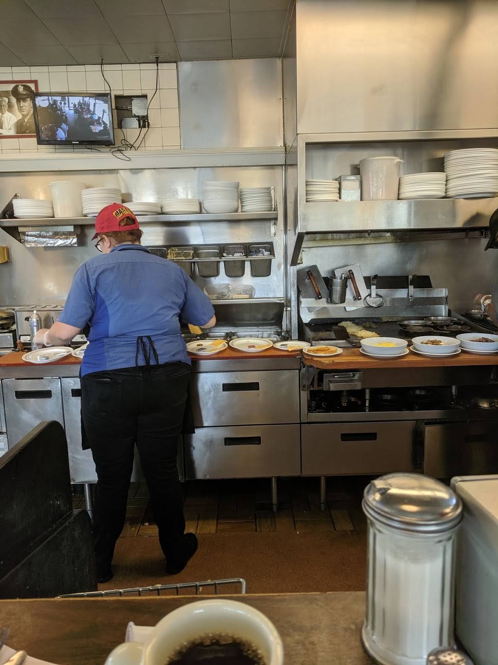 Waffle House | meal takeaway | 201 E County Line Rd, Littleton, CO 80122, USA | 3037381000 OR +1 303-738-1000