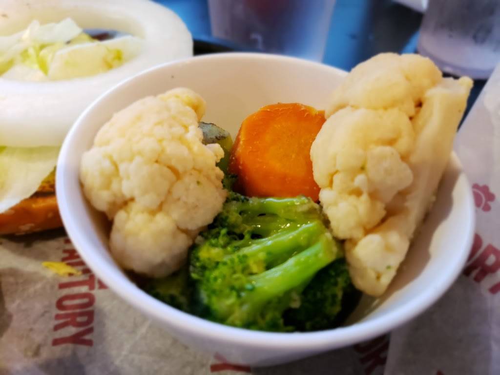 Wing Factory | meal takeaway | 2997 Cumberland Blvd SE #100, Atlanta, GA 30339, USA | 7705754884 OR +1 770-575-4884