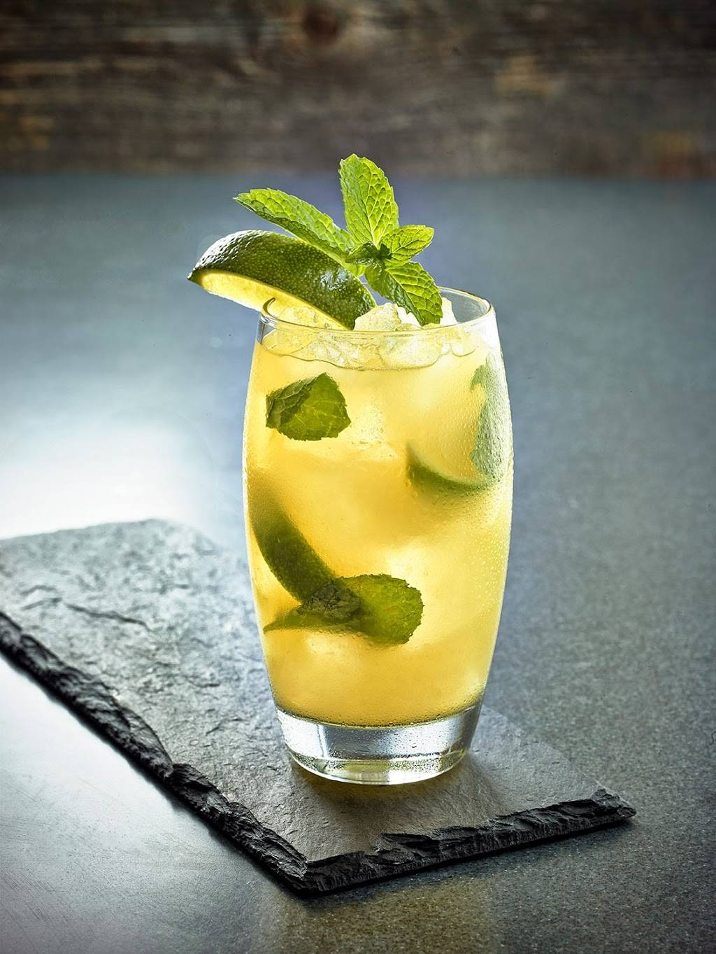 River Crab Blue Water Inn | restaurant | 1337 River Rd, St Clair, MI 48079, USA | 8103292261 OR +1 810-329-2261