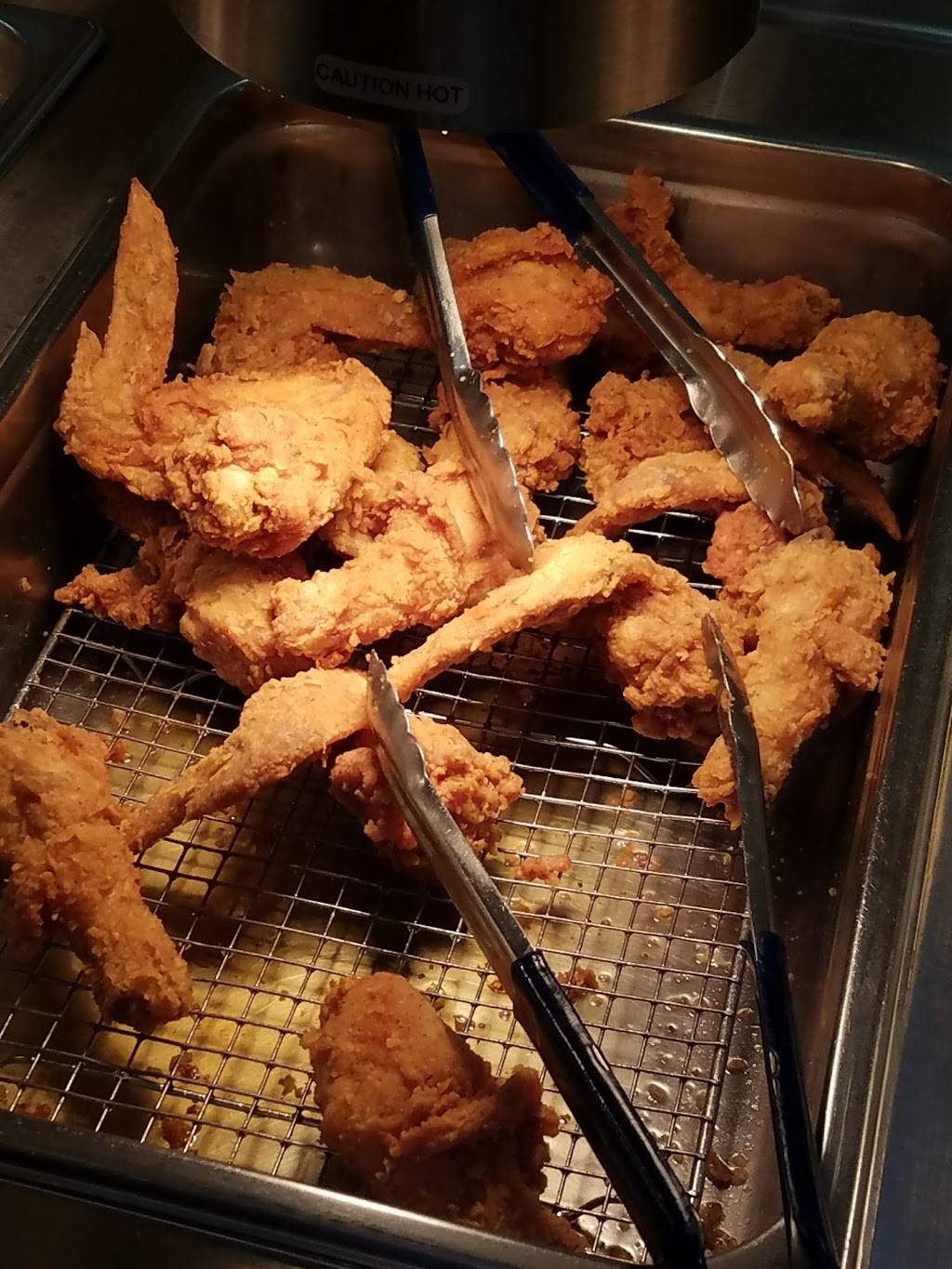 Chicken-w-Bones | restaurant | 6227 Lee Hwy #119, Chattanooga, TN 37421, USA | 4233050742 OR +1 423-305-0742