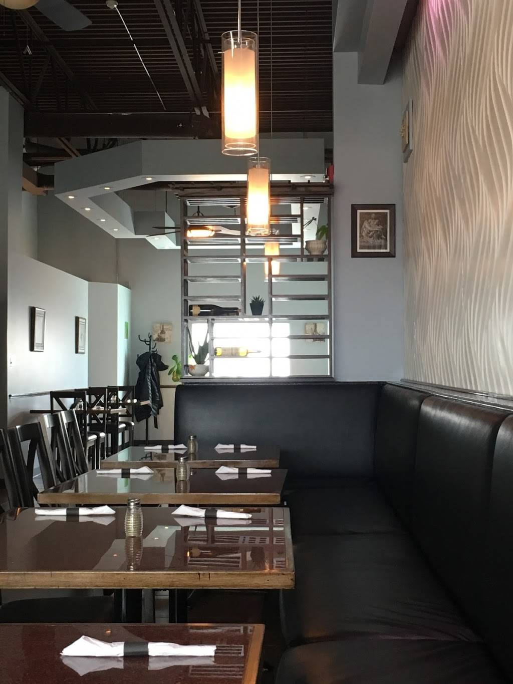 Wildwood Grill | restaurant | 3335 Banwell Rd, Windsor, ON N8N 0B4, Canada | 5199797967 OR +1 519-979-7967