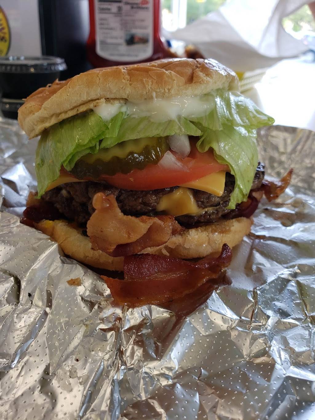 Two Fat Guys Burgers & Fries | restaurant | 135 NW SE Baya Dr, Lake City, FL 32025, USA | 3863197112 OR +1 386-319-7112