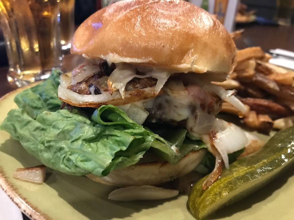 Wendys | restaurant | 1520 Aimco Blvd, Mississauga, ON L4W 1H7, Canada | 9056240453 OR +1 905-624-0453