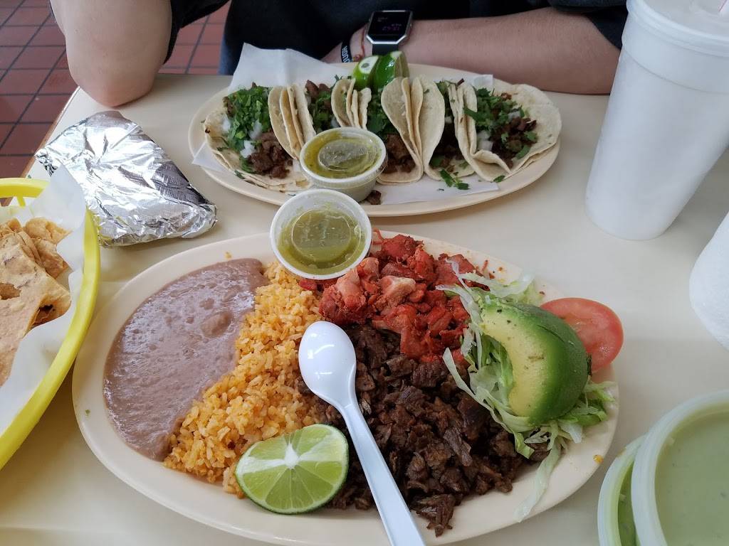 Tortilleria La Sabrocita | restaurant | 201 Dallas Dr, Denton, TX 76205, USA | 9403820452 OR +1 940-382-0452