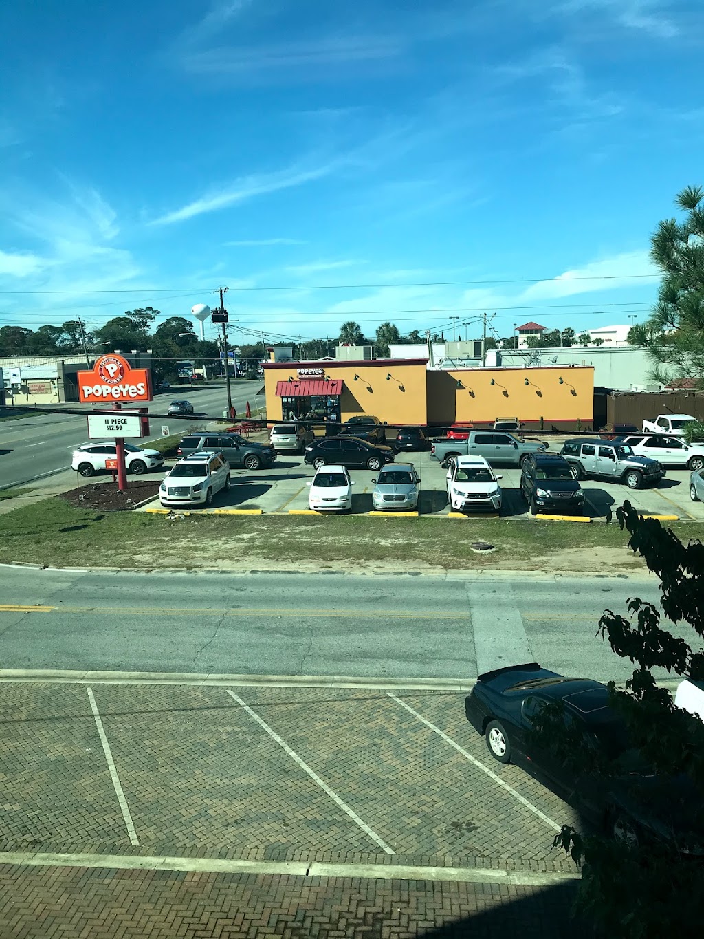 Popeyes Louisiana Kitchen | restaurant | 52 Eglin Pkwy SE, Fort Walton Beach, FL 32548, USA | 8502436633 OR +1 850-243-6633