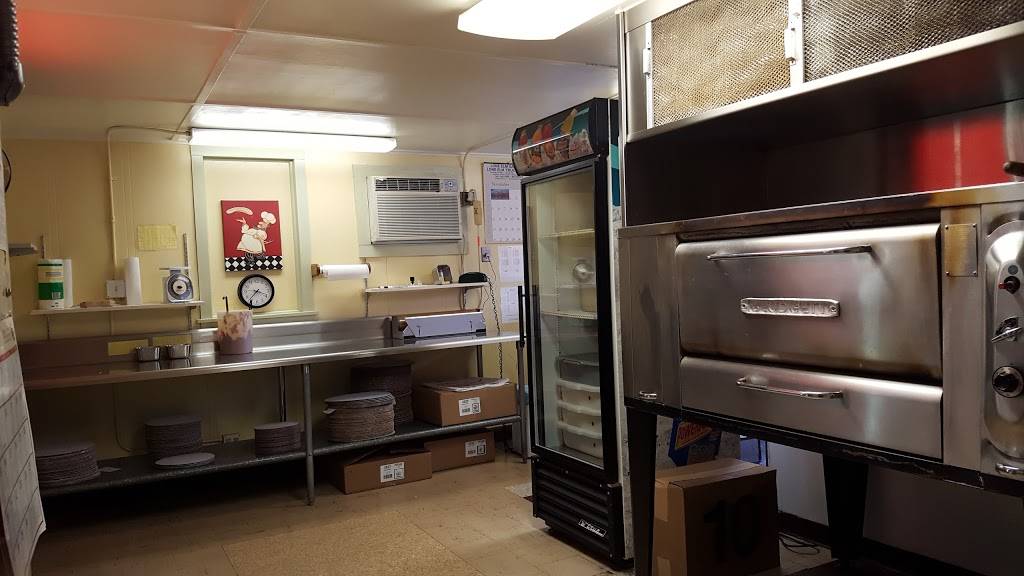 Pizza King Fresh Pizza | restaurant | 1907 W Murdock Ave, Oshkosh, WI 54901, USA | 9202310990 OR +1 920-231-0990