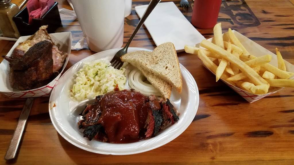 Busbees Bar-B-Que & Catering | restaurant | 339 Main St, Bandera, TX 78003, USA | 8307963153 OR +1 830-796-3153