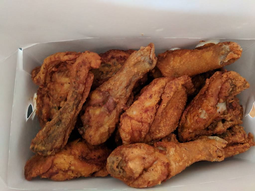 Crown Fried Chicken & Pizza | restaurant | 963 Fulton St, Brooklyn, NY 11238, USA | 7182303000 OR +1 718-230-3000