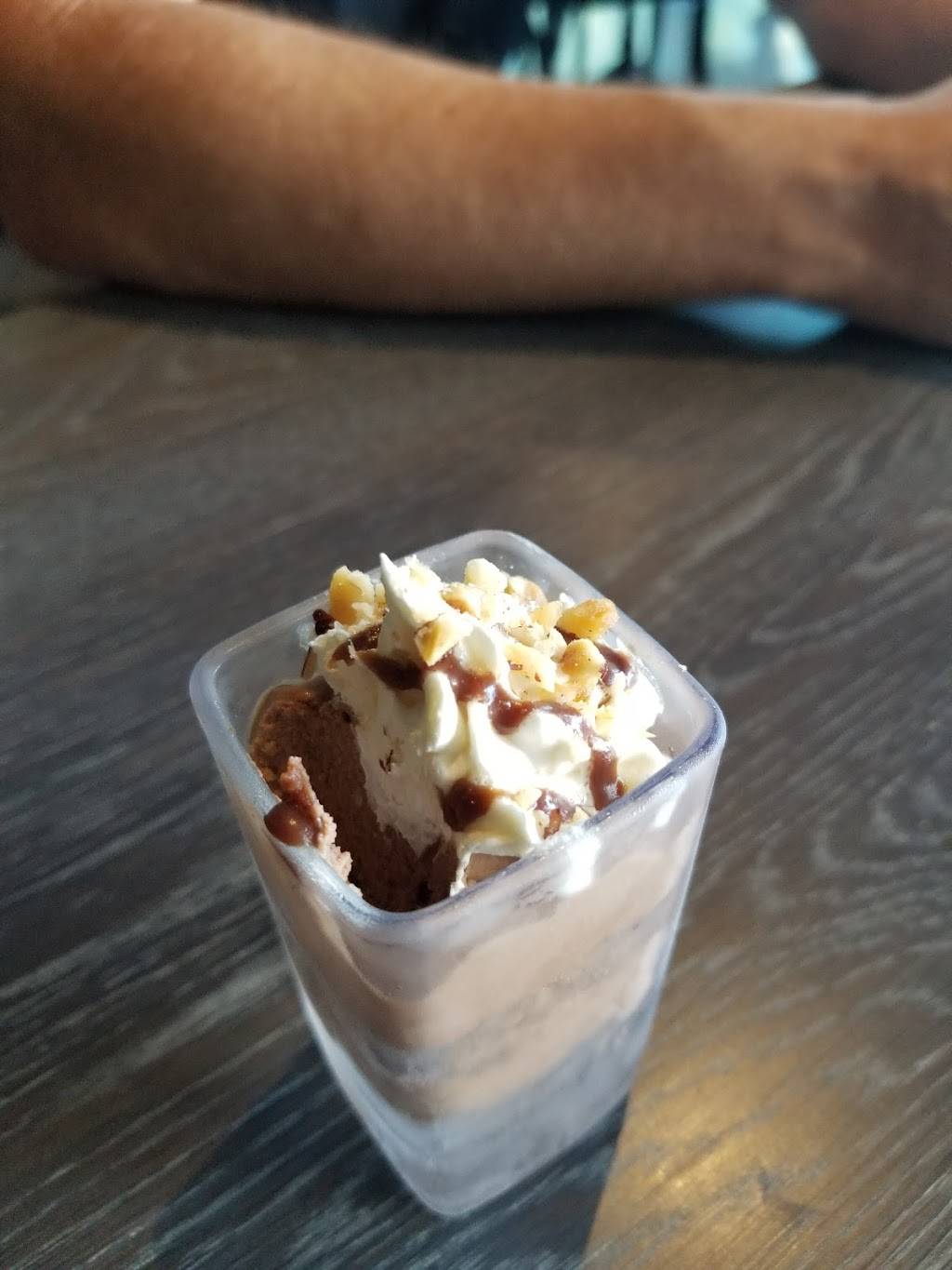 Blu Kouzina | restaurant | 34236, 25 N Boulevard of the Presidents, Sarasota, FL 34236, USA | 9413882619 OR +1 941-388-2619