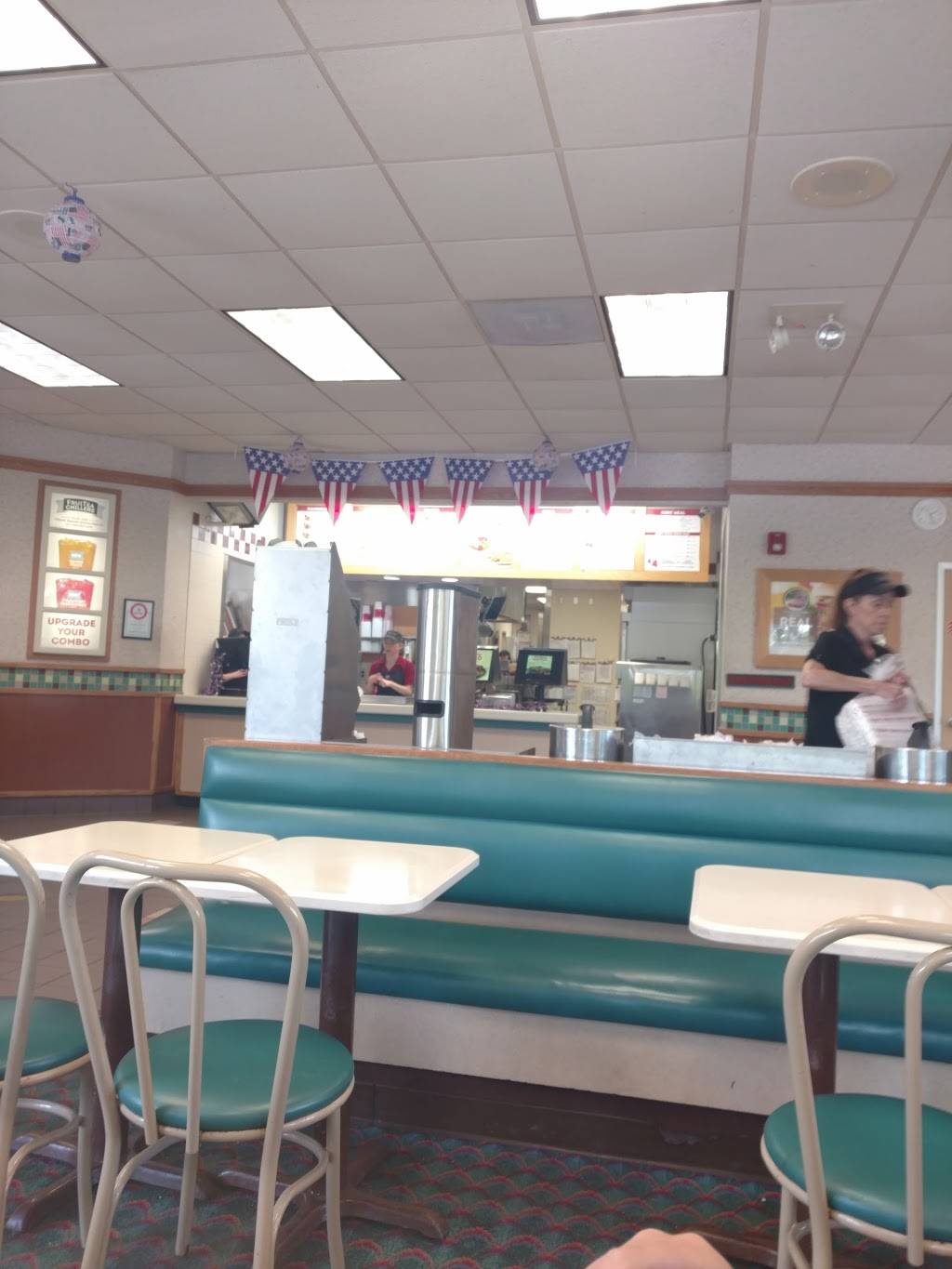 Wendys | restaurant | 1640 Commerce Park Dr, Chelsea, MI 48118, USA | 7344331436 OR +1 734-433-1436