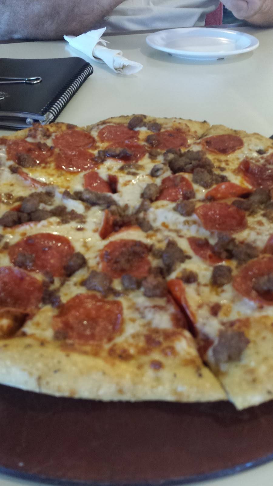 Pizza Hut | meal takeaway | 24 Outlet Ave, Eddyville, KY 42038, USA | 2703884425 OR +1 270-388-4425