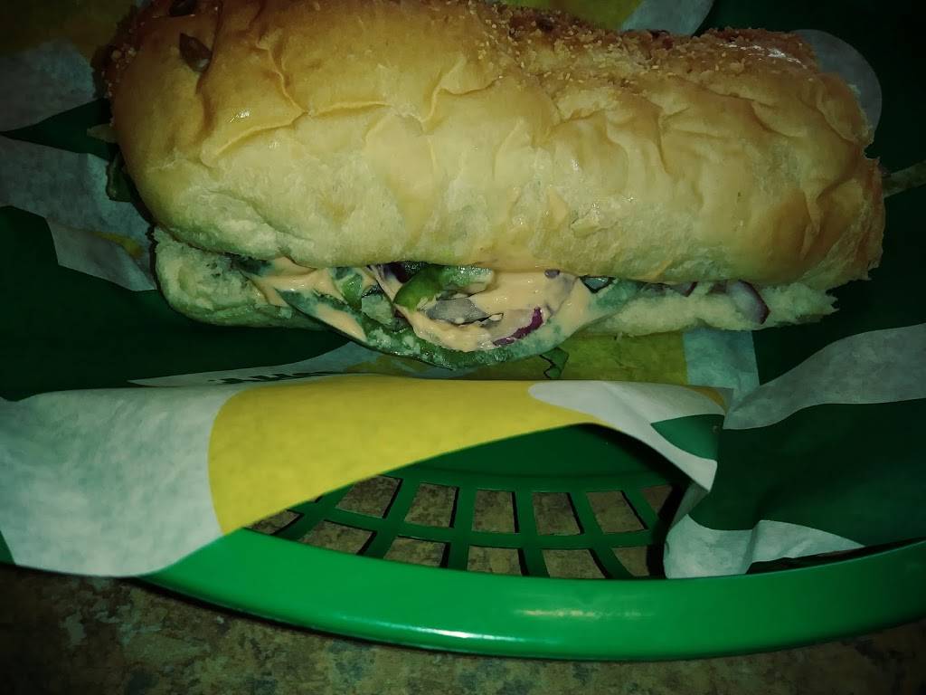 Subway | restaurant | 8424 Eager Rd, Brentwood, MO 63144, USA | 3149617665 OR +1 314-961-7665