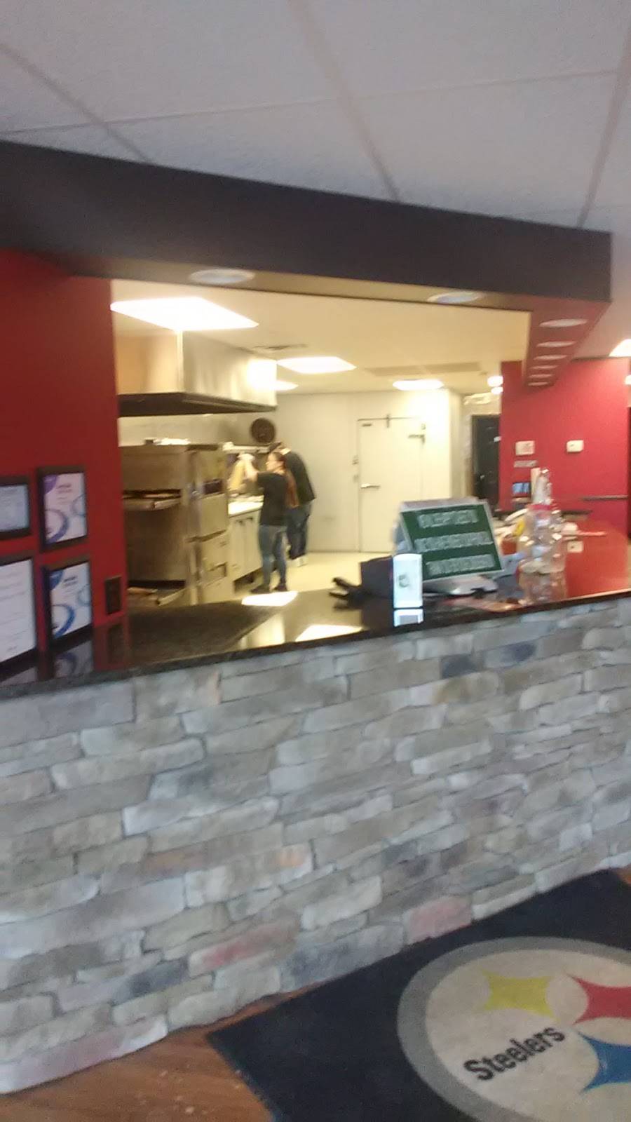 Foxs Pizza Den | restaurant | 819 Broad Ave, Belle Vernon, PA 15012, USA | 7249294121 OR +1 724-929-4121