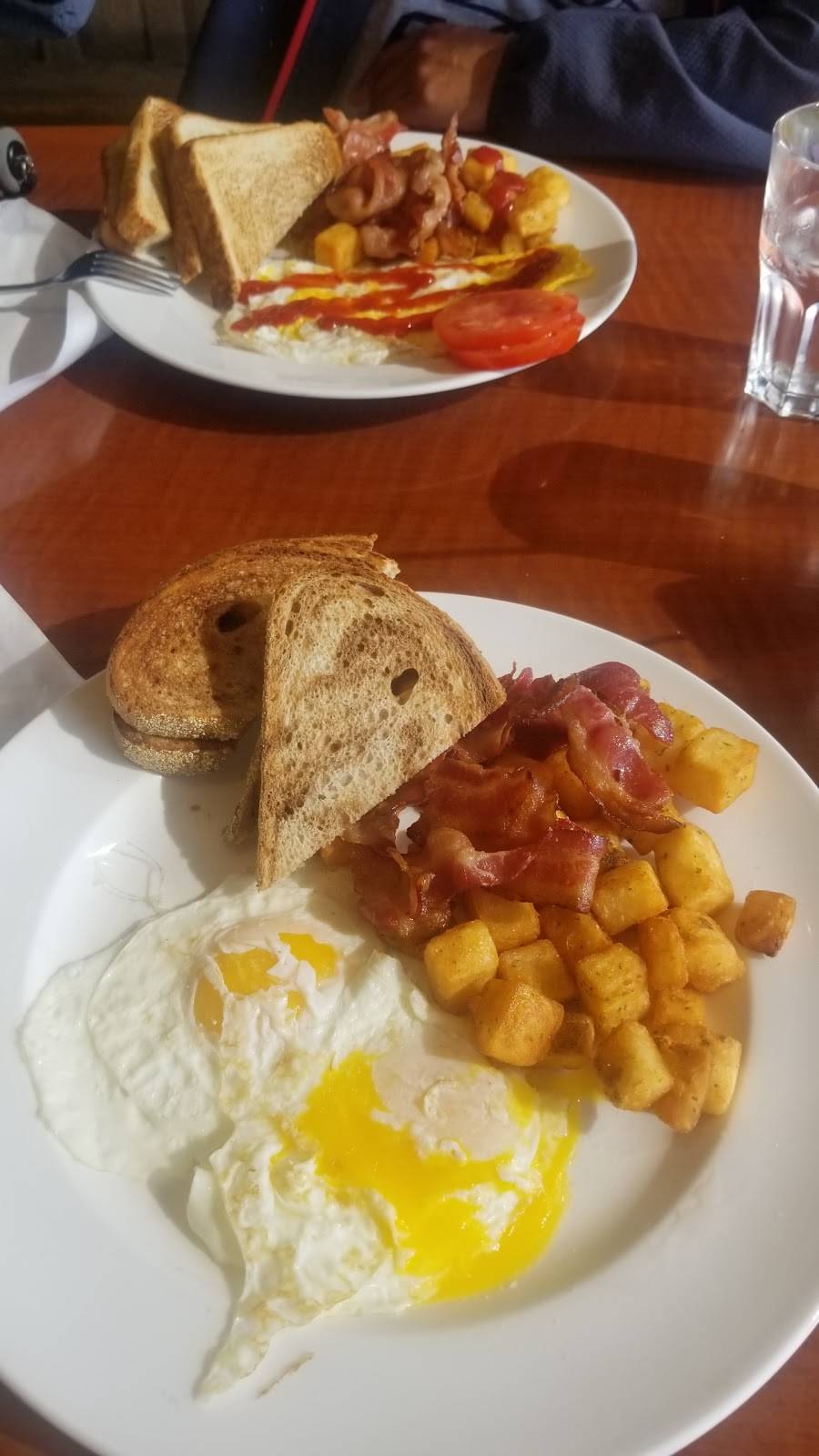 Elements Casino Grand River | restaurant | 7445 Wellington County Rd 21, Elora, ON N0B 1S0, Canada | 5198462022 OR +1 519-846-2022