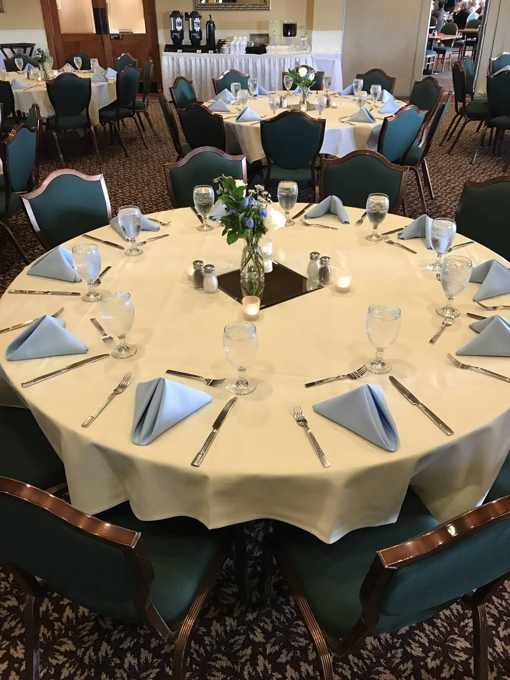 The Ridge Bar & Grill | restaurant | 2020 Golf Course Rd, Auburn, CA 95602, USA | 5308887888 OR +1 530-888-7888