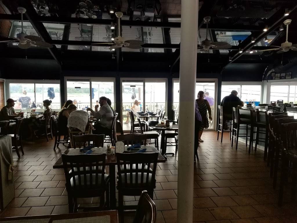 Burlews Seafood and Steak | restaurant | 59 W Front St, Keyport, NJ 07735, USA | 7324970500 OR +1 732-497-0500