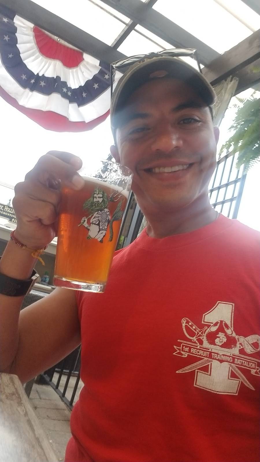 The Saloon | restaurant | 1016 W Beech St, Long Beach, NY 11561, USA | 5164329185 OR +1 516-432-9185