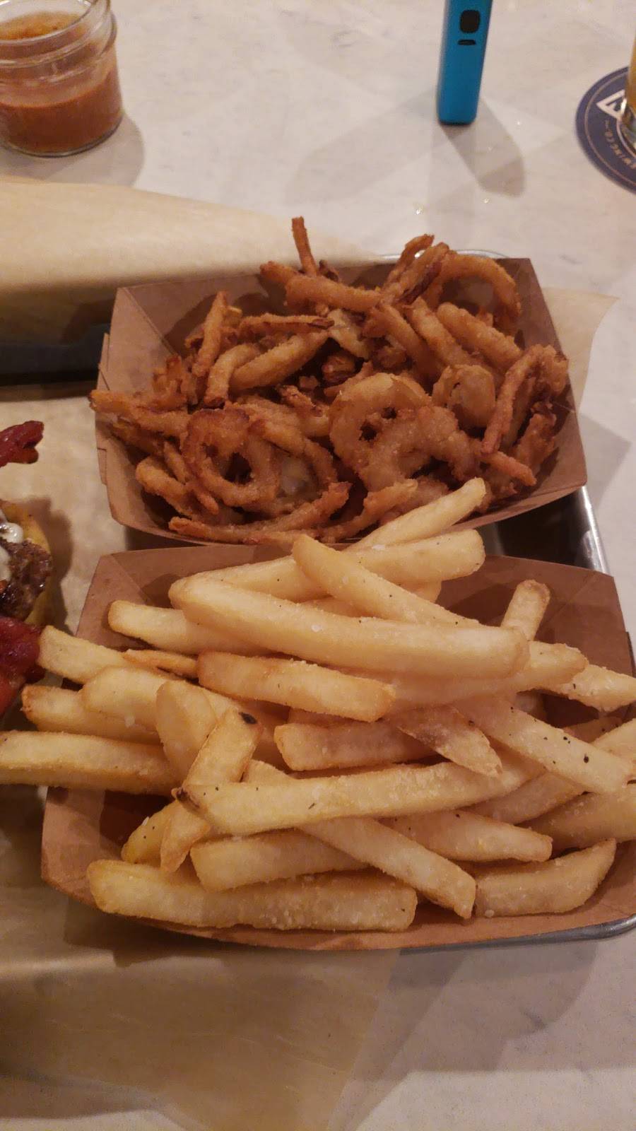 Crafty Burger N Tap | restaurant | 02352, Denver, NC 28037, USA | 7049661820 OR +1 704-966-1820