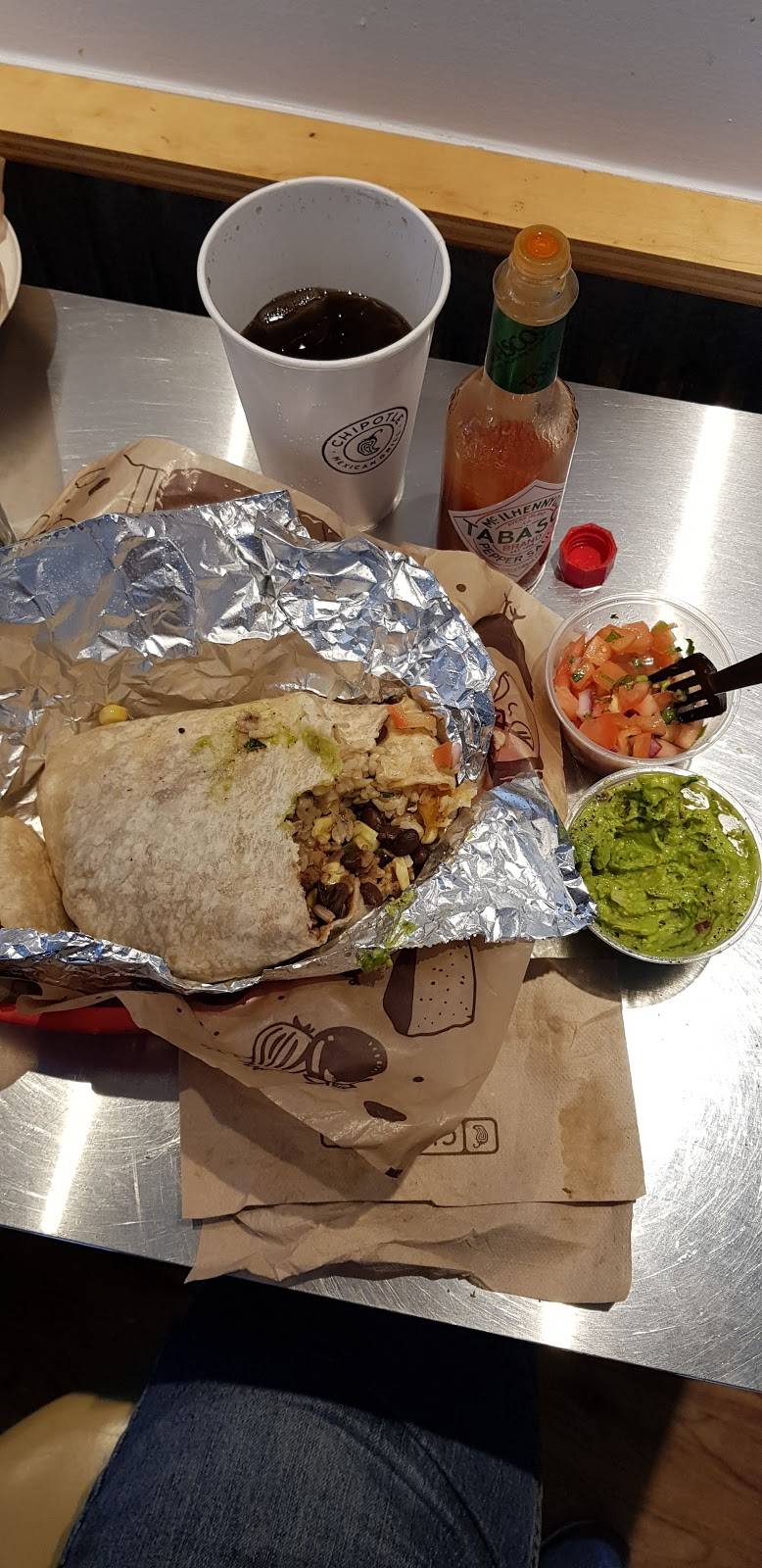 Chipotle Mexican Grill | restaurant | 233 W Lake St, Chicago, IL 60606, USA | 3122636230 OR +1 312-263-6230