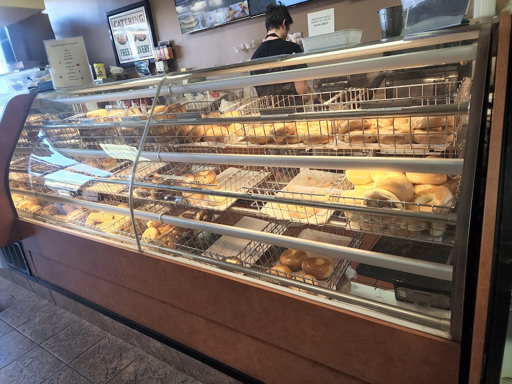 Signature Bagel & Deli | bakery | 332 W Valley Pkwy, Escondido, CA 92025, USA | 7608392226 OR +1 760-839-2226