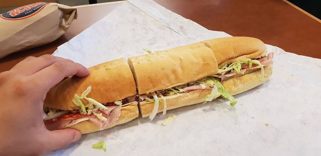 Jersey Mikes Subs | meal takeaway | 2515 SE Tualatin Valley Hwy, Hillsboro, OR 97123, USA | 5037464412 OR +1 503-746-4412