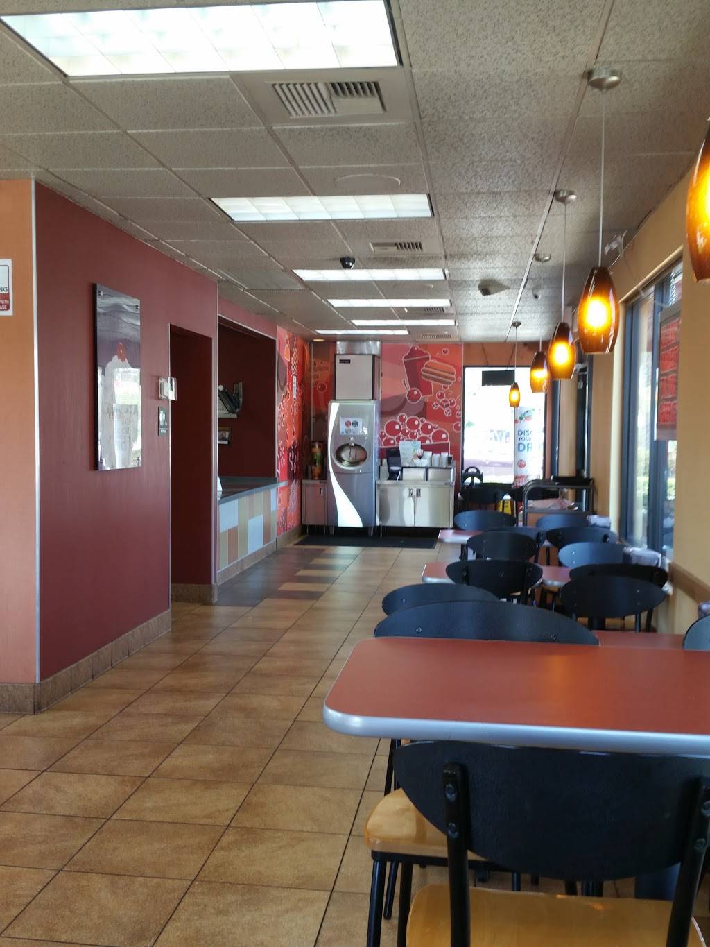 Jack in the Box | restaurant | 2458 S Vineyard Ave, Ontario, CA 91761, USA | 9099235743 OR +1 909-923-5743