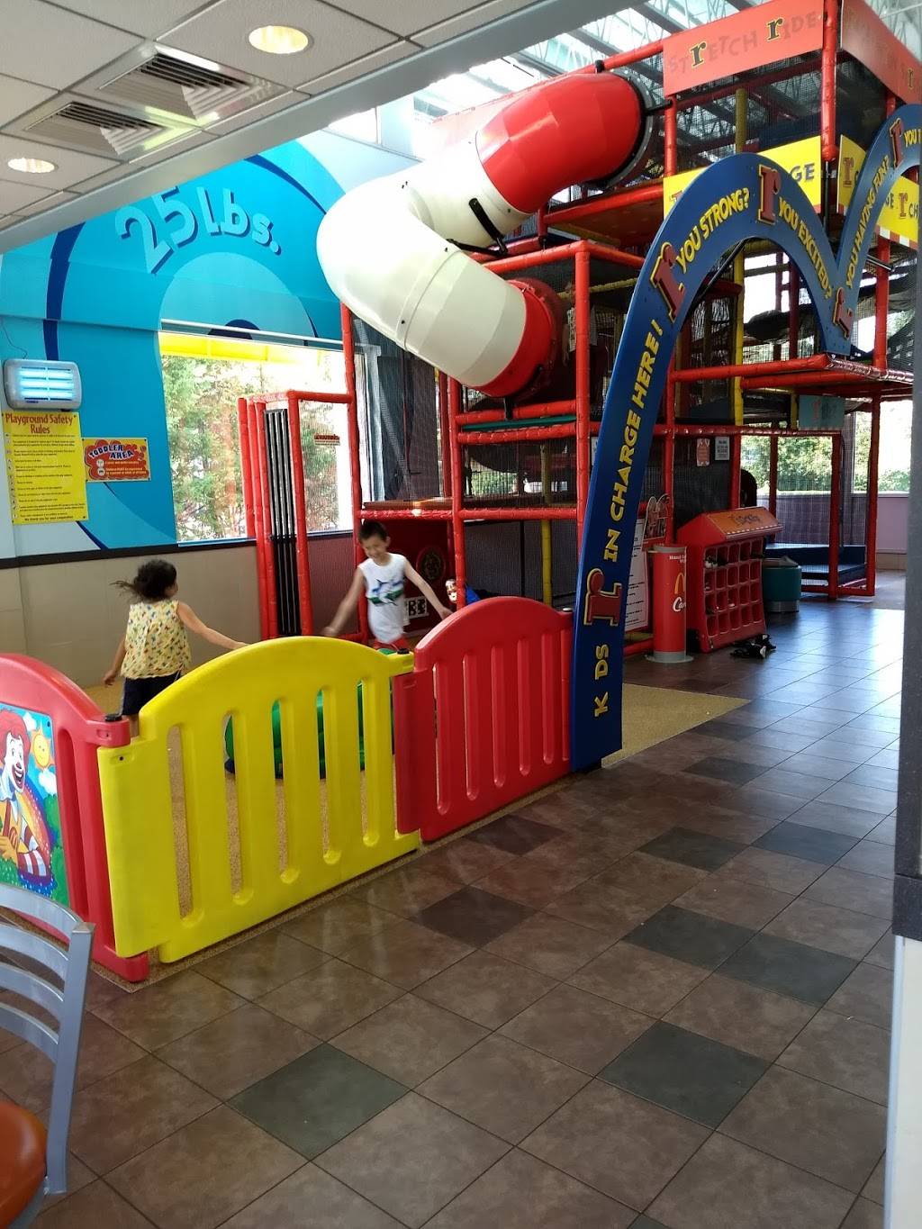 McDonalds | cafe | 90 Main St, Weymouth, MA 02188, USA | 7813312270 OR +1 781-331-2270