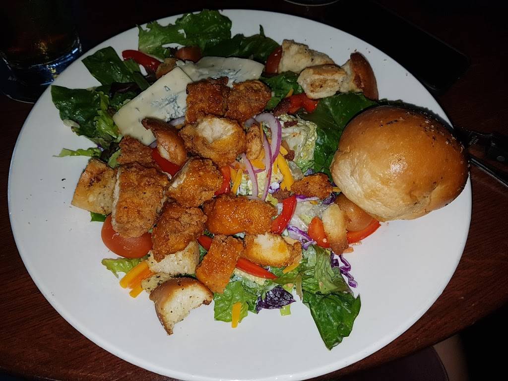 Houlihans | restaurant | Prestonwood Houlihan’s, 5225 Belt Line Rd #220, Dallas, TX 75254, USA | 9723860689 OR +1 972-386-0689