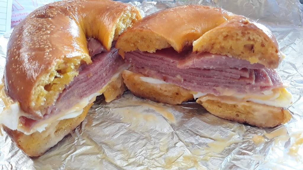 Brooklyn Bagels of Hudson | restaurant | 15427 US-19, Hudson, FL 34667, USA | 7273783001 OR +1 727-378-3001