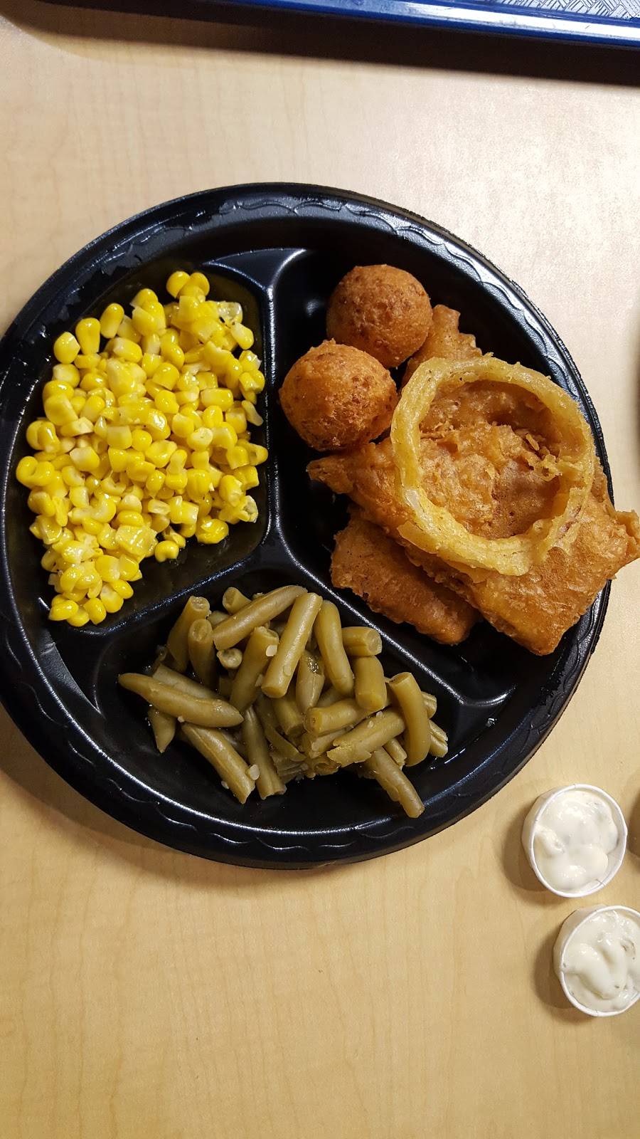 Long John Silvers | restaurant | 10780 Brookpark Rd, Cleveland, OH 44130, USA | 2162670474 OR +1 216-267-0474