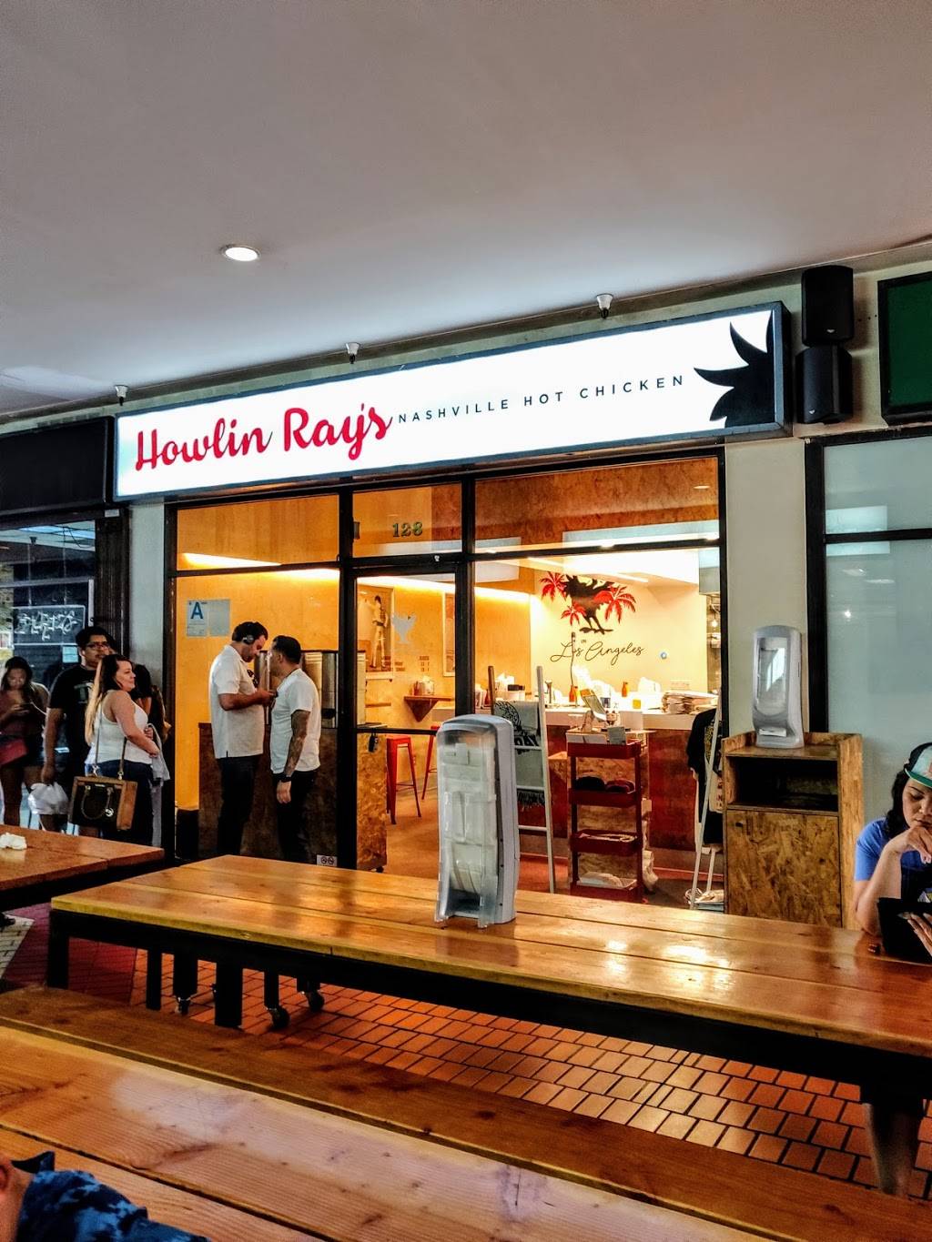 Howlin Rays | restaurant | 727 N Broadway #128, Los Angeles, CA 90012, USA | 2139358399 OR +1 213-935-8399