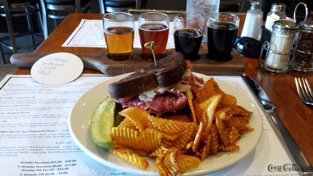 Canton Brewing Company | restaurant | 120 3rd St NW, Canton, OH 44702, USA | 3304090343 OR +1 330-409-0343