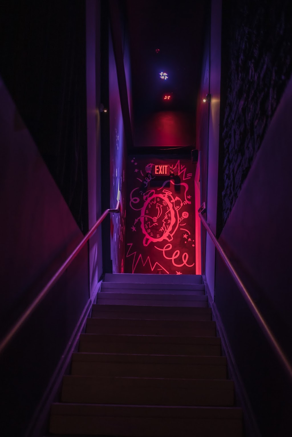 CURFEW | restaurant | 350 W 5th St, Fort Worth, TX 76102, USA | 8173867117 OR +1 817-386-7117