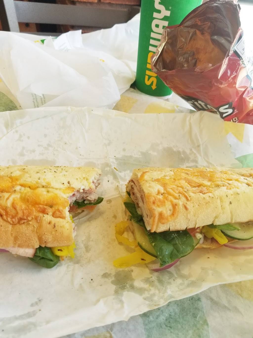 Subway | restaurant | 4601 US-31, Calera, AL 35040, USA | 2056686459 OR +1 205-668-6459