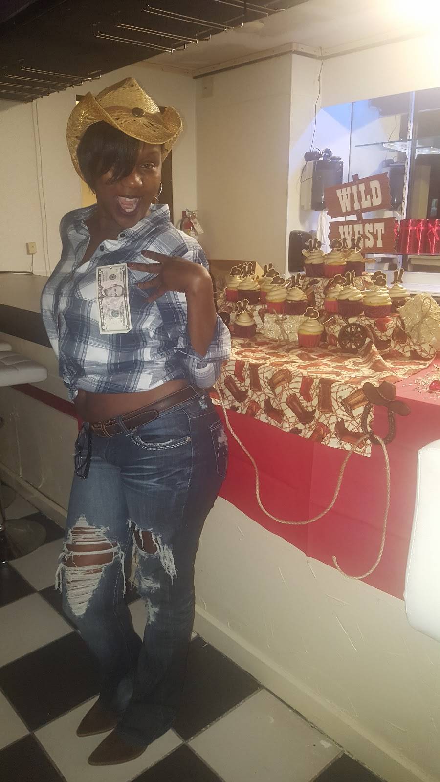 BOOM BOOM lounge | restaurant | 4222 W Camp Wisdom Rd, Dallas, TX 75237, USA | 2147214210 OR +1 214-721-4210